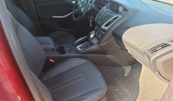 2013 Ford Focus SE – 4 door hatchback full