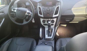 2013 Ford Focus SE – 4 door hatchback full