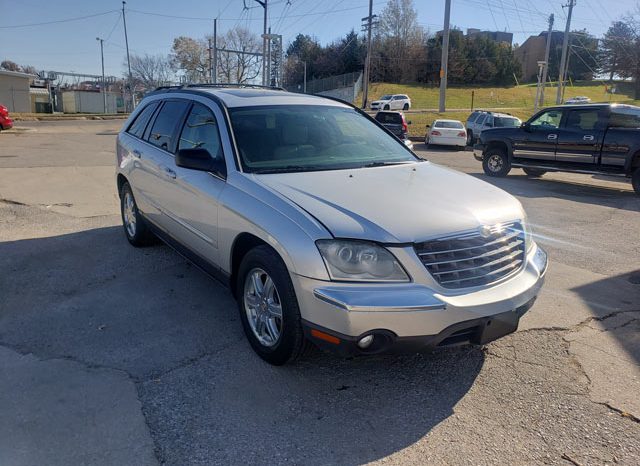 2004 Chrysler Pacifica with 3rd row seating full