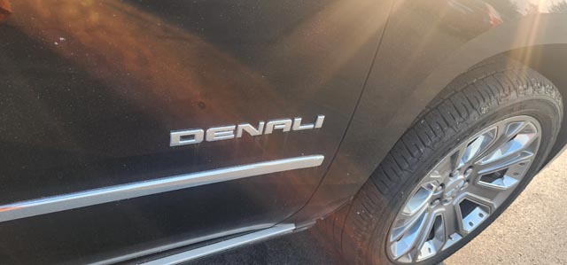 2015 GMC Yukon Denali AWD full