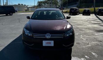 2013 Volkswagen Passat SE full