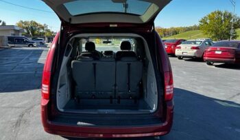 2010 Chrysler Town & Country Touring Minivan full